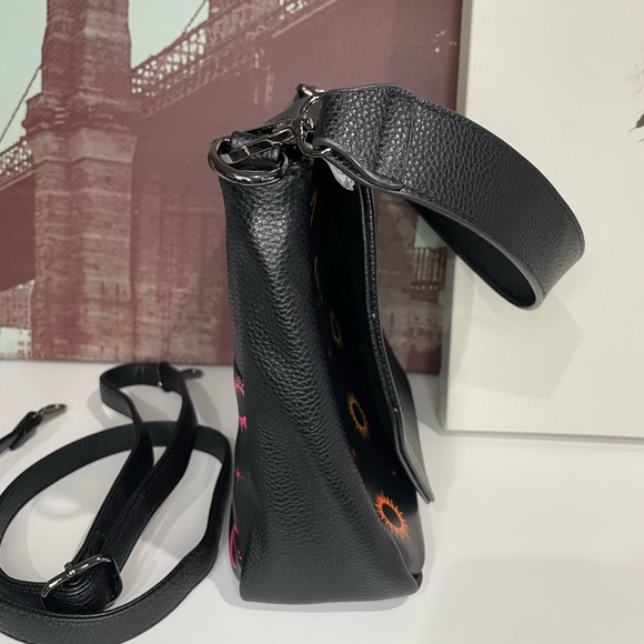 Day & Knight black vegan leather shoulder crossbody bag - Picture 3 of 10